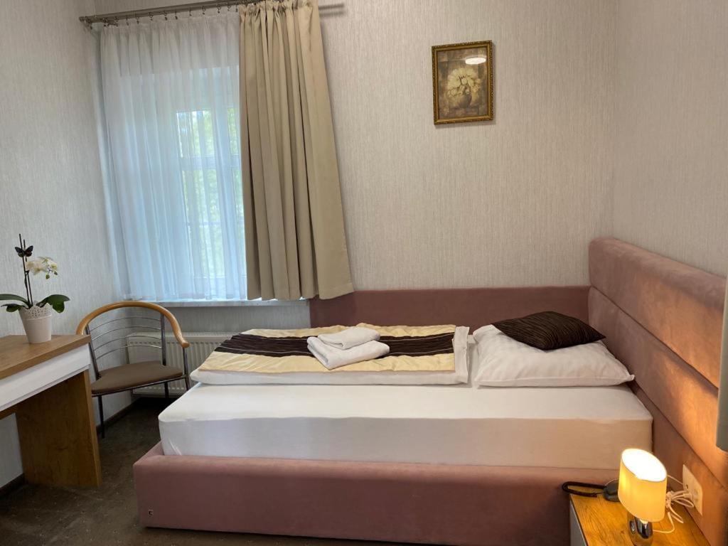 Park Hotel Dobrodzien 外观 照片