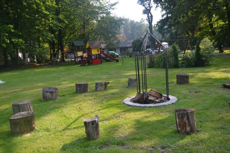 Park Hotel Dobrodzien 外观 照片